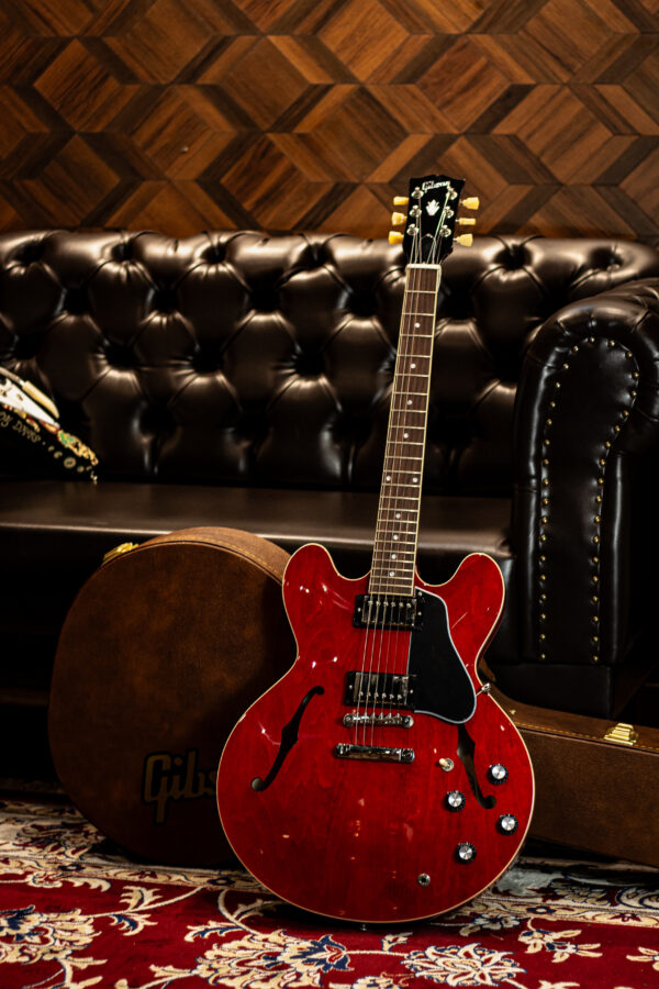 Gibson ES-335 Cherry Sixties