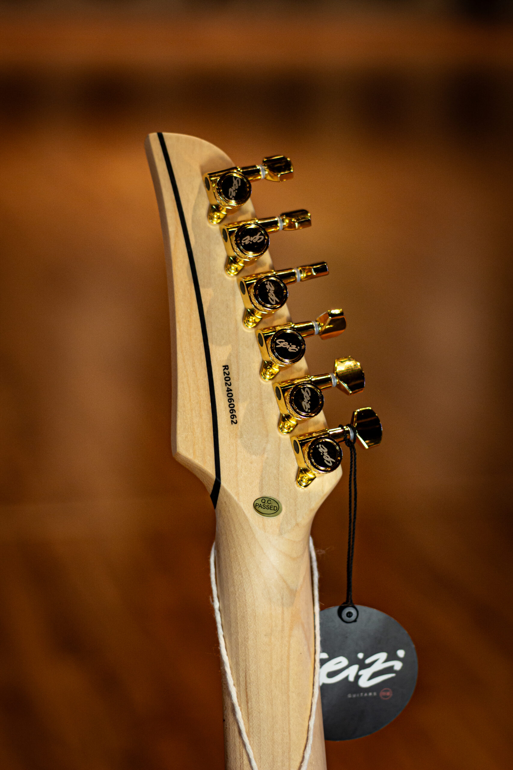 Guitarra Seizi Katana Musashi HSS – White Gold - Imagem 4