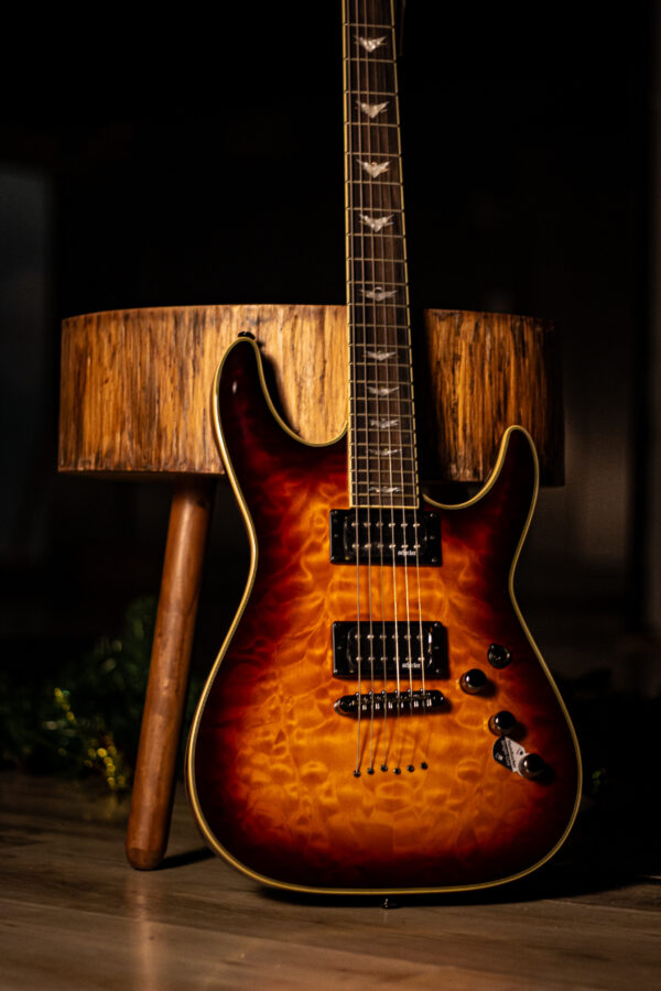 Schecter Omen Extreme-6 Vintage Sunburst - Image 2