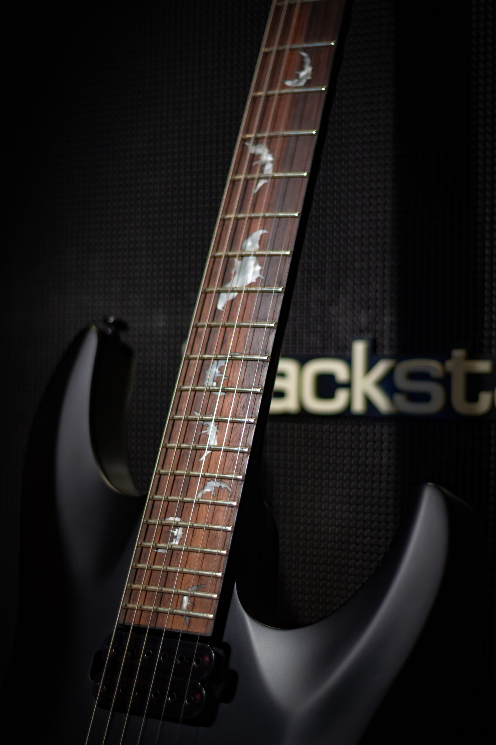 Schecter Damien-6 Fr Satin Black - Imagem 4