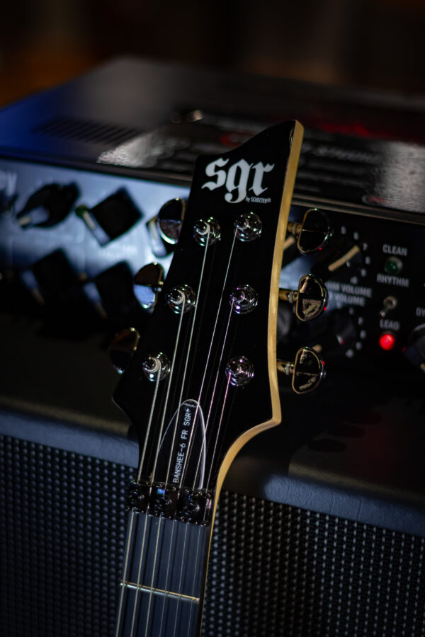 Guitarra Schecter Banshee-6 Fr Sgr Gloss Black - Imagem 4