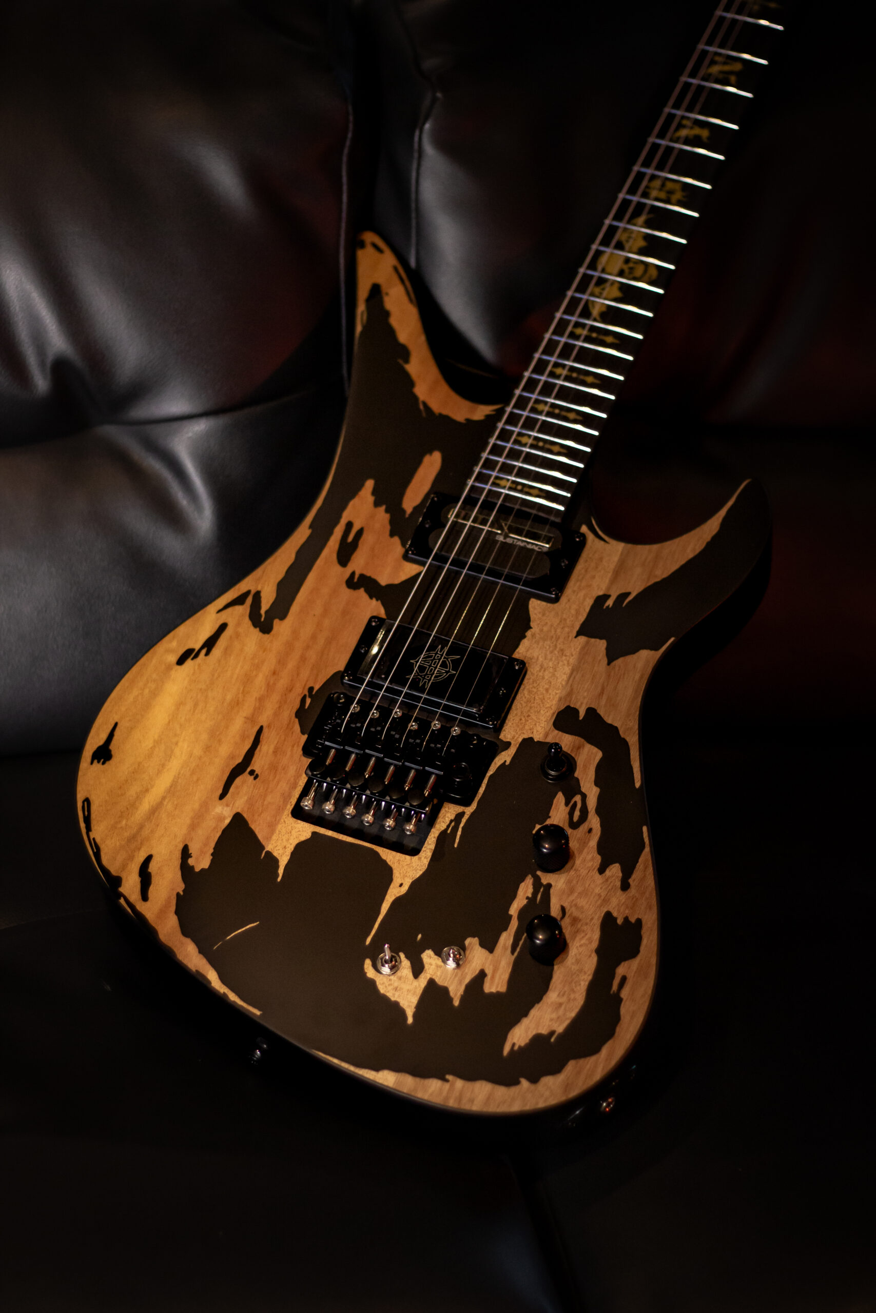 Schecter Synyster Custom-S Relic Signature Synyster Gates - Imagem 2